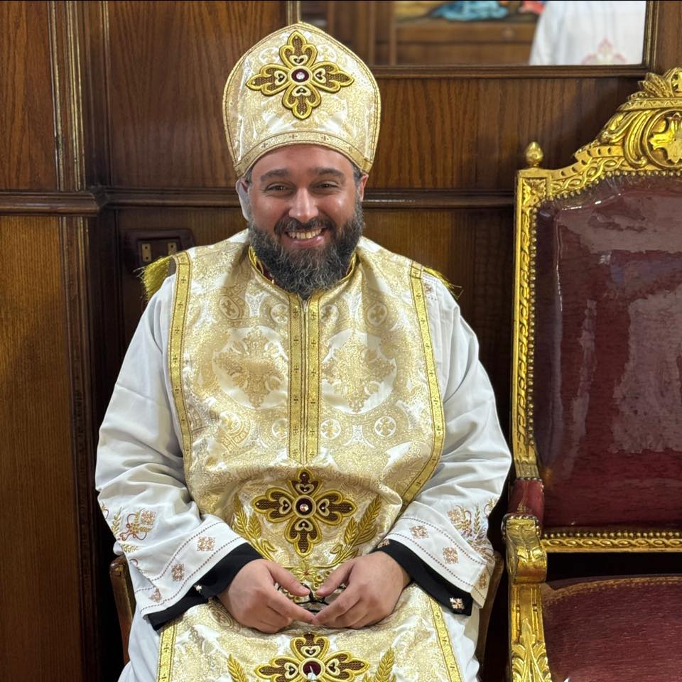 صورة القس توماس